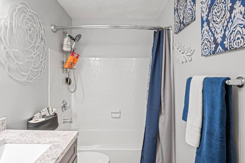 Stylish Haven 11 Minutes From The Richmond Airport Villa Exterior photo