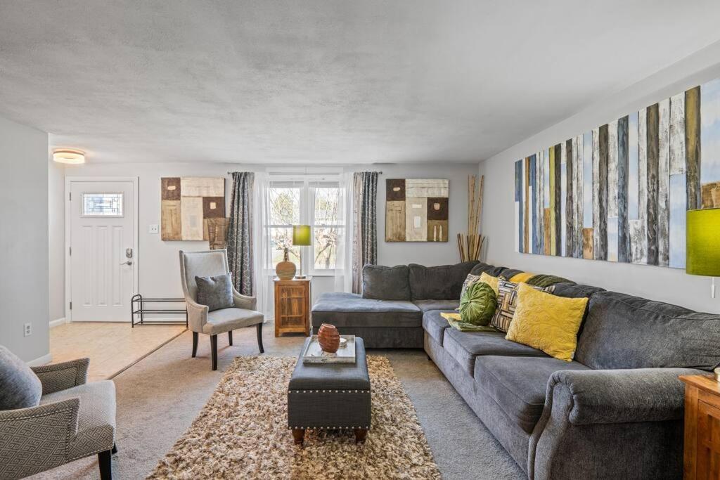 Stylish Haven 11 Minutes From The Richmond Airport Villa Exterior photo