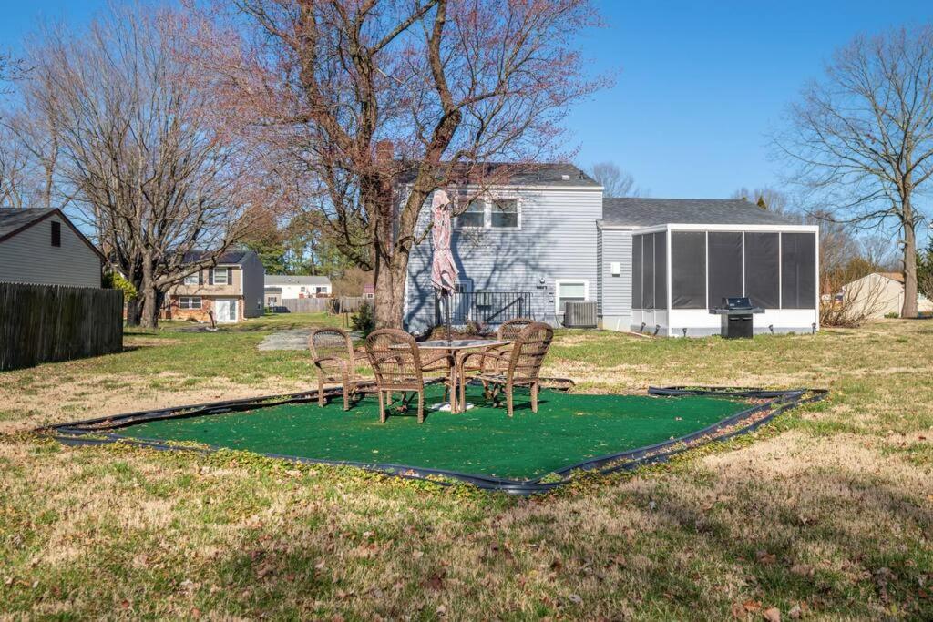 Stylish Haven 11 Minutes From The Richmond Airport Villa Exterior photo